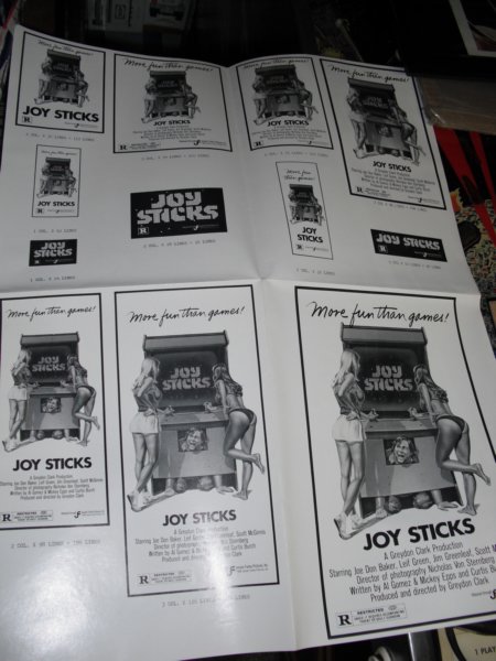 joysticks005.jpg