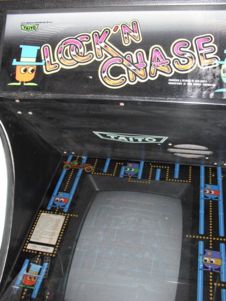 locknchase006.jpg